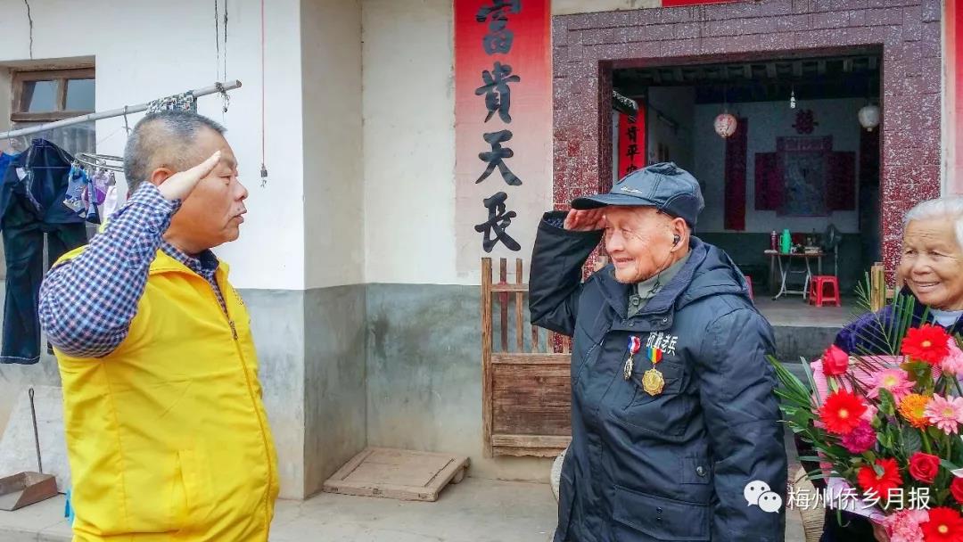 李建华与抗战老兵的故事:为英雄尽孝道,为后世传善行